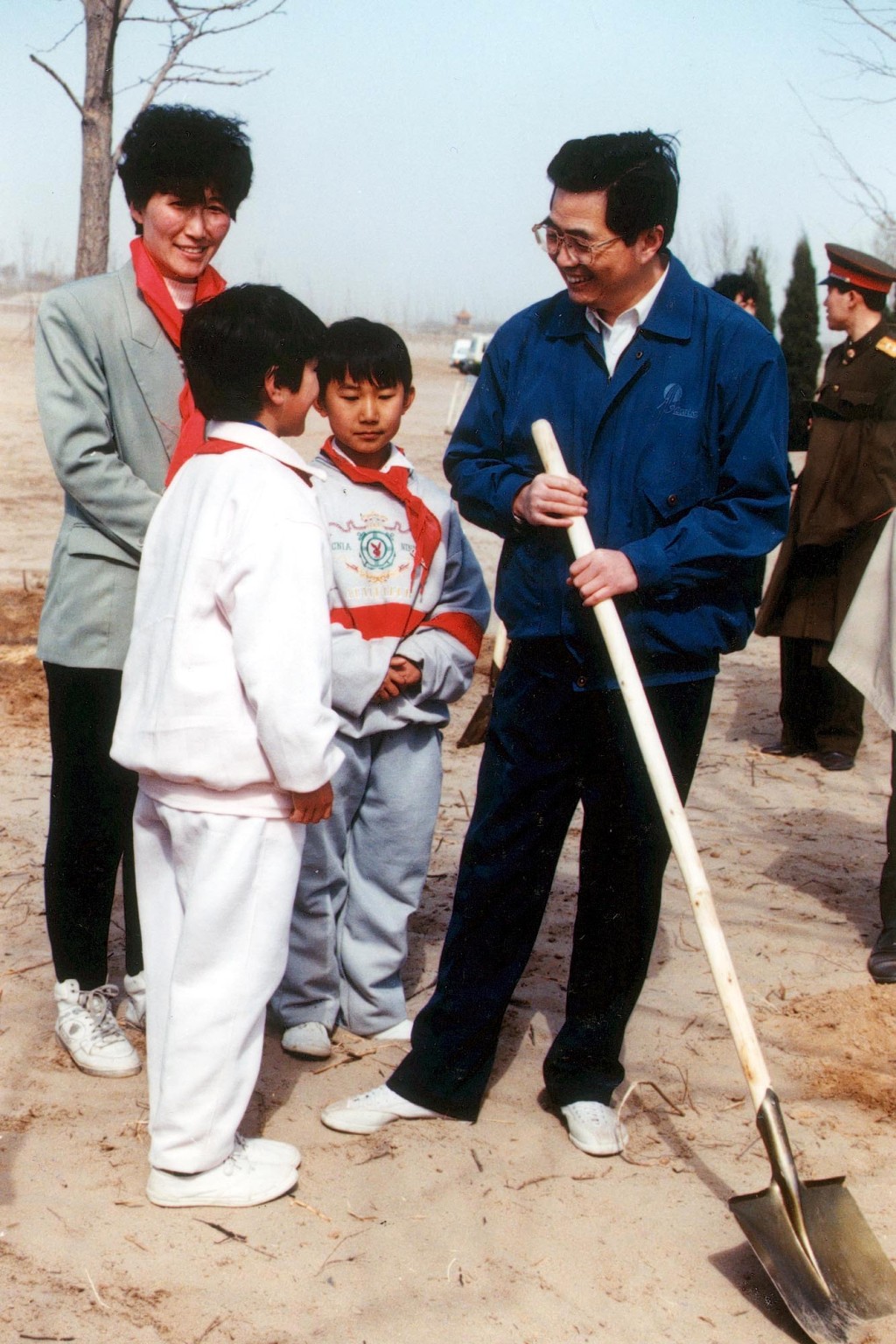 1996年5月，時任中共中央政治局常委的胡錦濤經過柳州視察，過問劉和平意外揭露其真正身份。