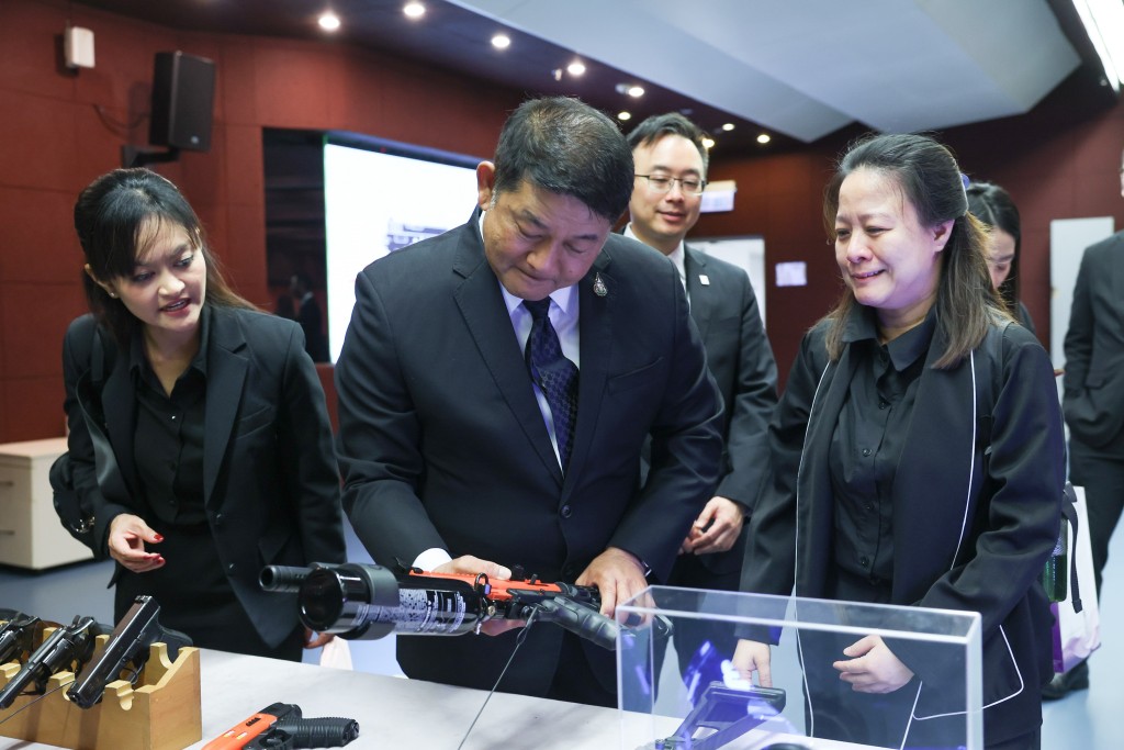 泰国国家反腐败委员会参观廉署总部各项设施，了解廉署反贪工作的日常运作。