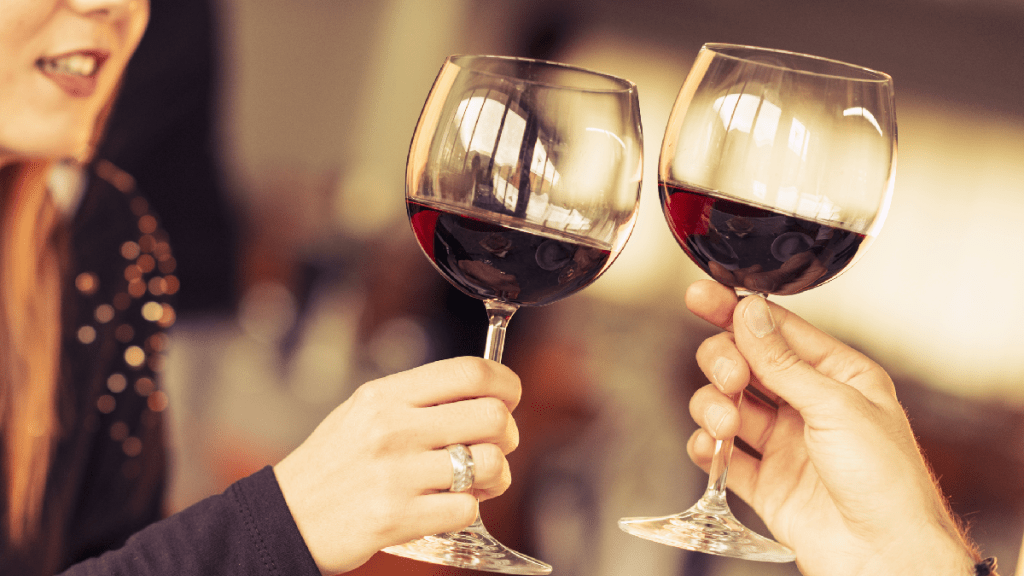 經常飲酒容易增加患抑鬱症狀及腦退化風險
