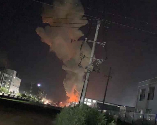 現場傳出巨響及出現火光。網圖