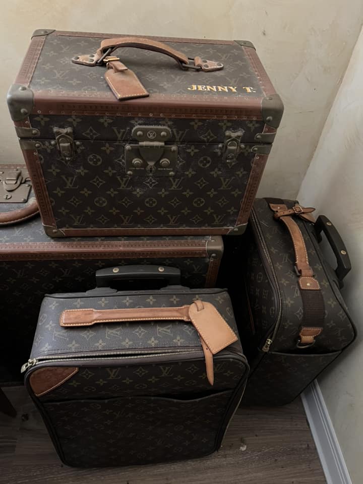 有LV古董行李箱。