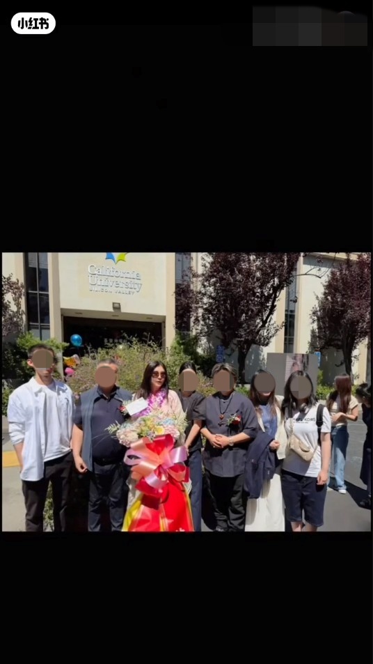 王祖賢近日美國的分店新開張，她當然要到場打點。