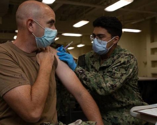 美國自8月底開始強制軍人接種新冠疫苗。 （網上圖片）