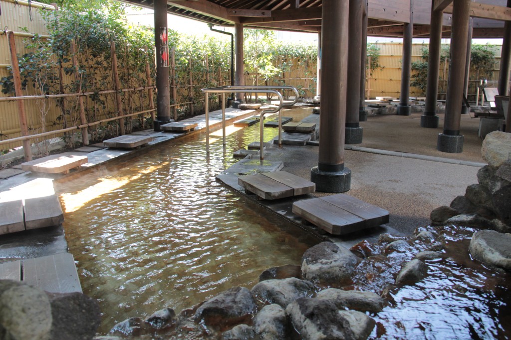 別府溫泉可找到不少免費足湯。
