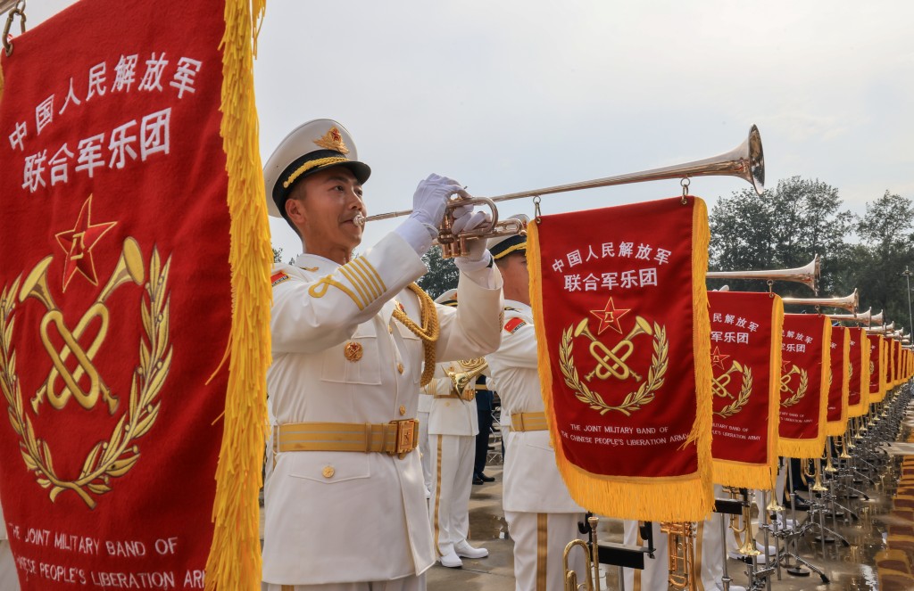 中國人民解放軍聯合軍樂團在進行訓練。中新社