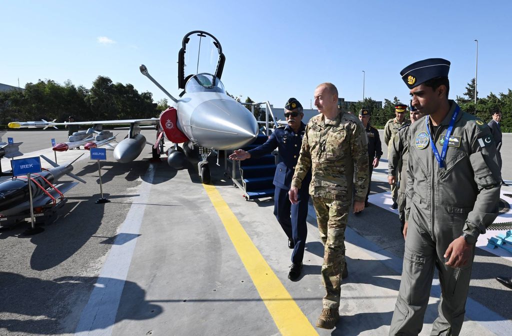 阿塞拜疆已裝備16架JF-17戰機。Azerbaijan defence ministry 阿塞拜疆已裝備16架JF-17戰機。Azerbaijan defence ministry
