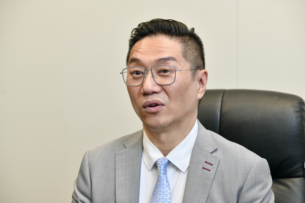 邵家輝指兩地電器插頭不同,或有安全風險。資料圖片 邵家輝指兩地電器插頭不同,或有安全風險。資料圖片