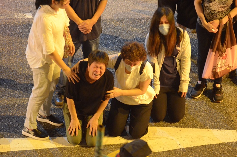 死者家屬一度跪地痛哭。李子平攝