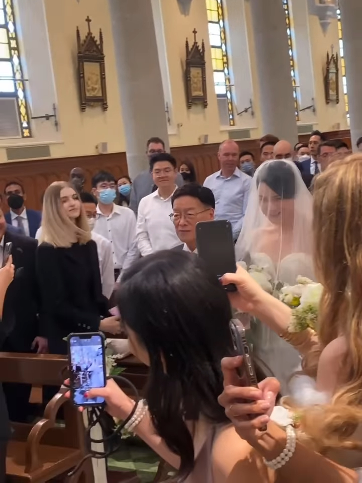 鄺美璇今日出嫁。