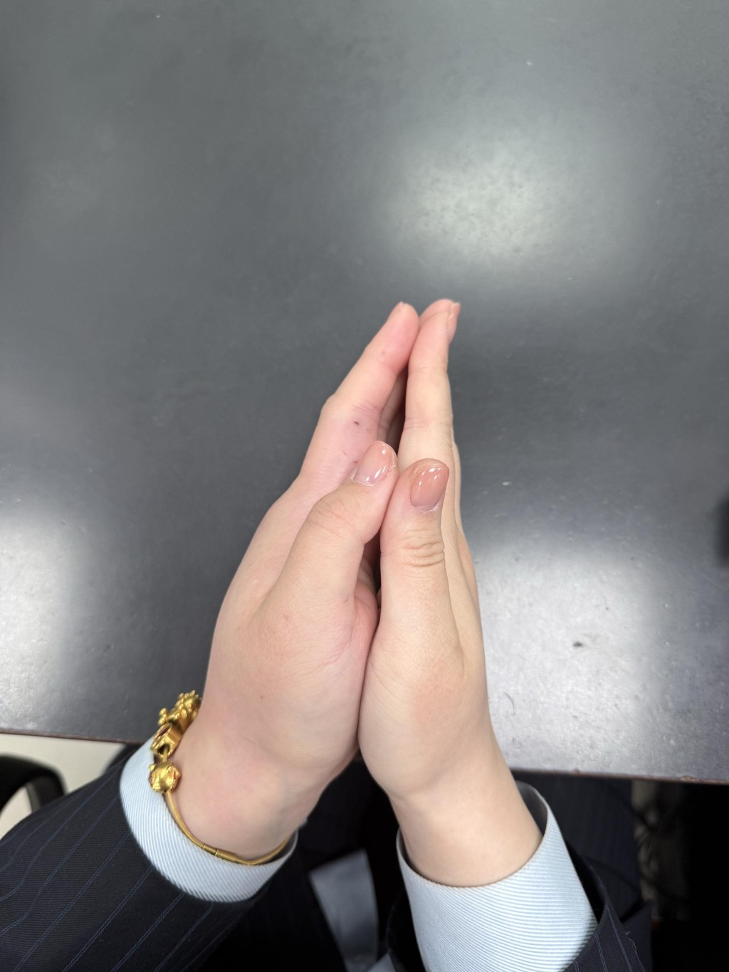 江蘇女子喂微毒的豬鼻蛇被咬，手腫如氣球。抖音