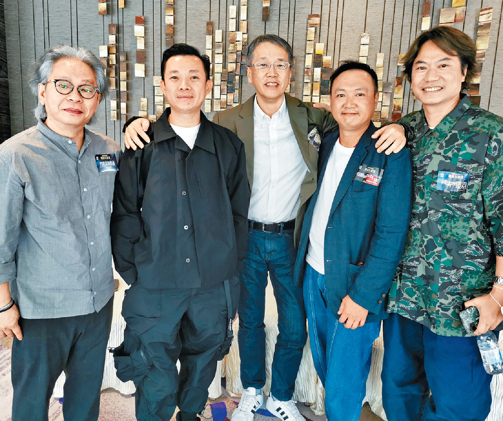 ■（右起）羅永賢、文偉鴻、林志華、陳耀全、陳維冠都係好有份量嘅TVB監製。
