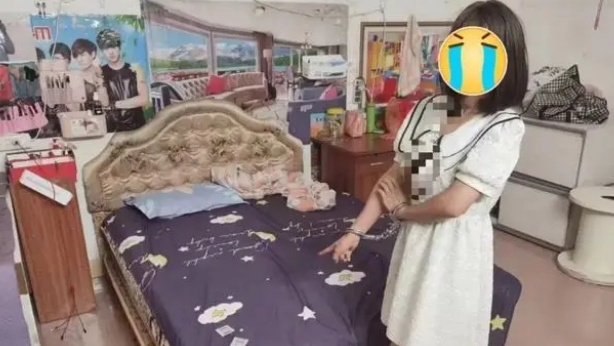 身穿女裝的林男向警員指認賣淫現場。
