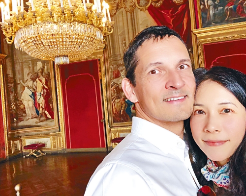 Karen與老公Johannes已結婚10年,但仍恩愛如熱戀中。