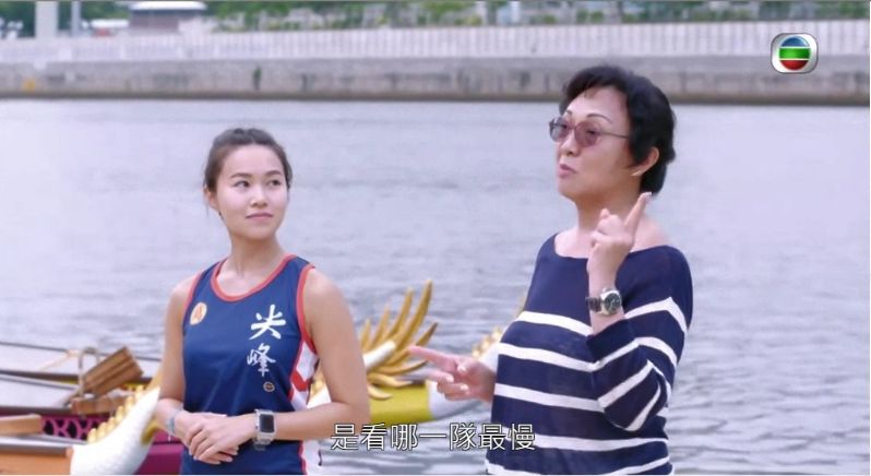 在節目上訓示一眾候選港姐。