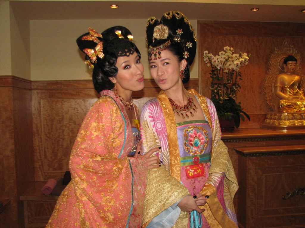 楊茜堯在《宮深計》有多套服飾，網民竟然依然認出。