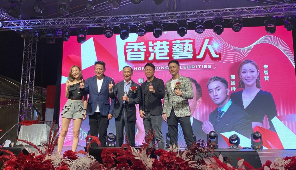 （左起）朱智賢、魏駿傑、陳惠敏、劉天龍及陳國峰獲邀到馬來西亞檳城的一場盛大婚禮擔任嘉賓。