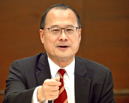 中總會長蔡冠深。資料圖片