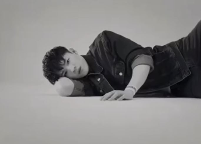 當然要有靚仔樣。