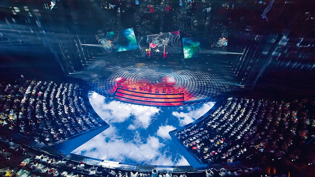 ■武汉的汉秀剧场观众席会在演出时移动。