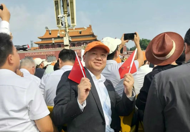 全國港澳研究會理事、香港正思研究院院長陳少波的座位靠近軍樂團和合唱團。 全國港澳研究會理事、香港正思研究院院長陳少波的座位靠近軍樂團和合唱團。