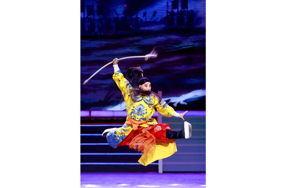 李樊飾演楊八郎，於《雁門關．刺宗、大戰》展現高難度武戲身段，盡顯上黨梆子雄渾爆發力。
