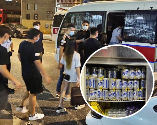警方突擊搜查元朗喜業街二號一個工廈單位,搗破一間懷疑無牌酒吧,拘捕14人。警方圖片