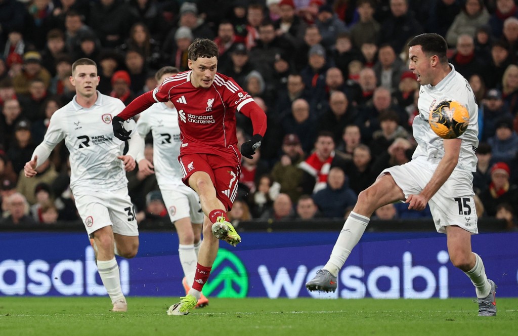 域斯接應艾基迪基巧妙助攻彎射入網。路透社