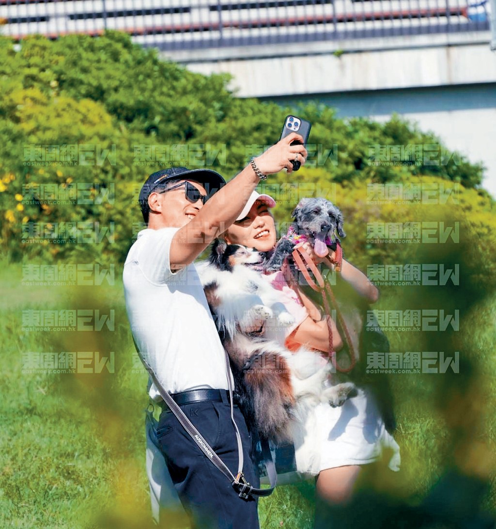 關嘉敏節目中拒愛，但私下就與Matthew恩愛放狗，她亦大方承認有緣份。