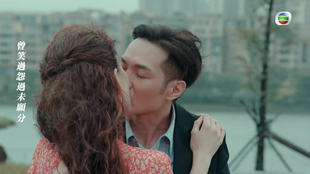 李梓枞于剧中与“Money”文凯玲有激吻场面。