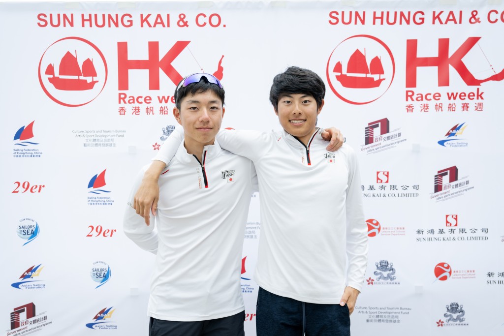 日本兩位選手堤悠人(左)及後藤大志 (右) 於日本 29er 型帆船組別排名第一， 今次來港吸取經驗。