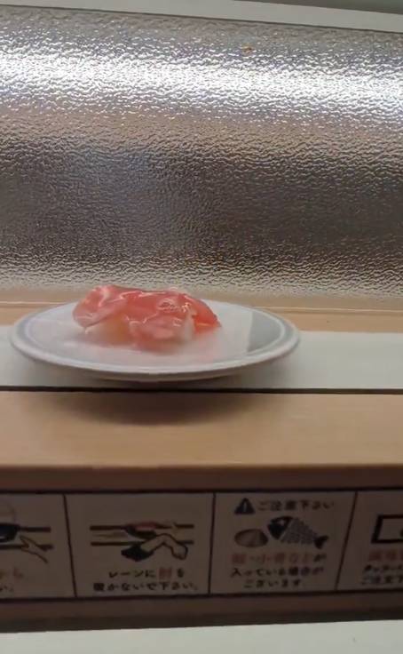 壽司店疑又遭惡搞。話題のメモ帳@X 壽司店疑又遭惡搞。話題のメモ帳@X