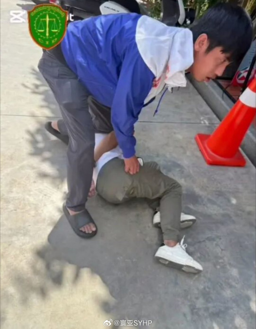 2名中國男子涉嫌在柬埔寨綁架2名越南女子被捕。微博@寰亞SYHP