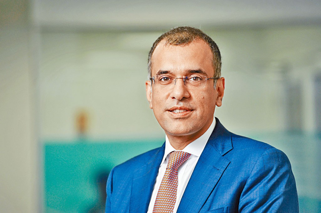 Surendra Rosha升任滙豐亞太區聯席行政總裁，晉升為滙豐集團執行董事，並加入香港上海滙豐銀行董事會出任執行董事。