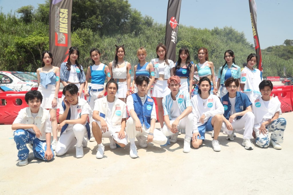 《就是青春》的參賽者在流浮山拍主題曲《不讓青春留白》MV。