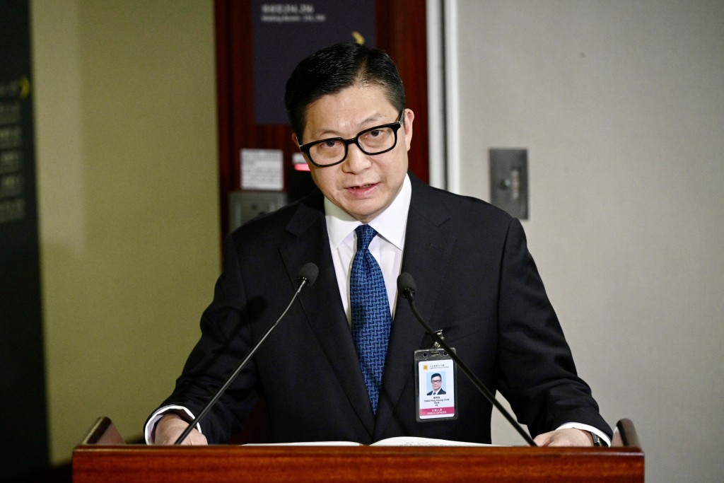 鄧炳強表示,2025年1月至5月的詐騙案錄得17,077宗。資料圖片 鄧炳強表示,2025年1月至5月的詐騙案錄得17,077宗。資料圖片
