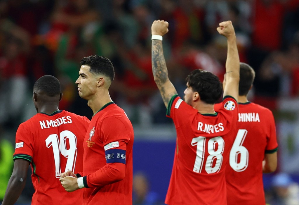 葡萄牙(紅衫)互射12碼淘汰斯洛文尼亞晉級8強。REUTERS