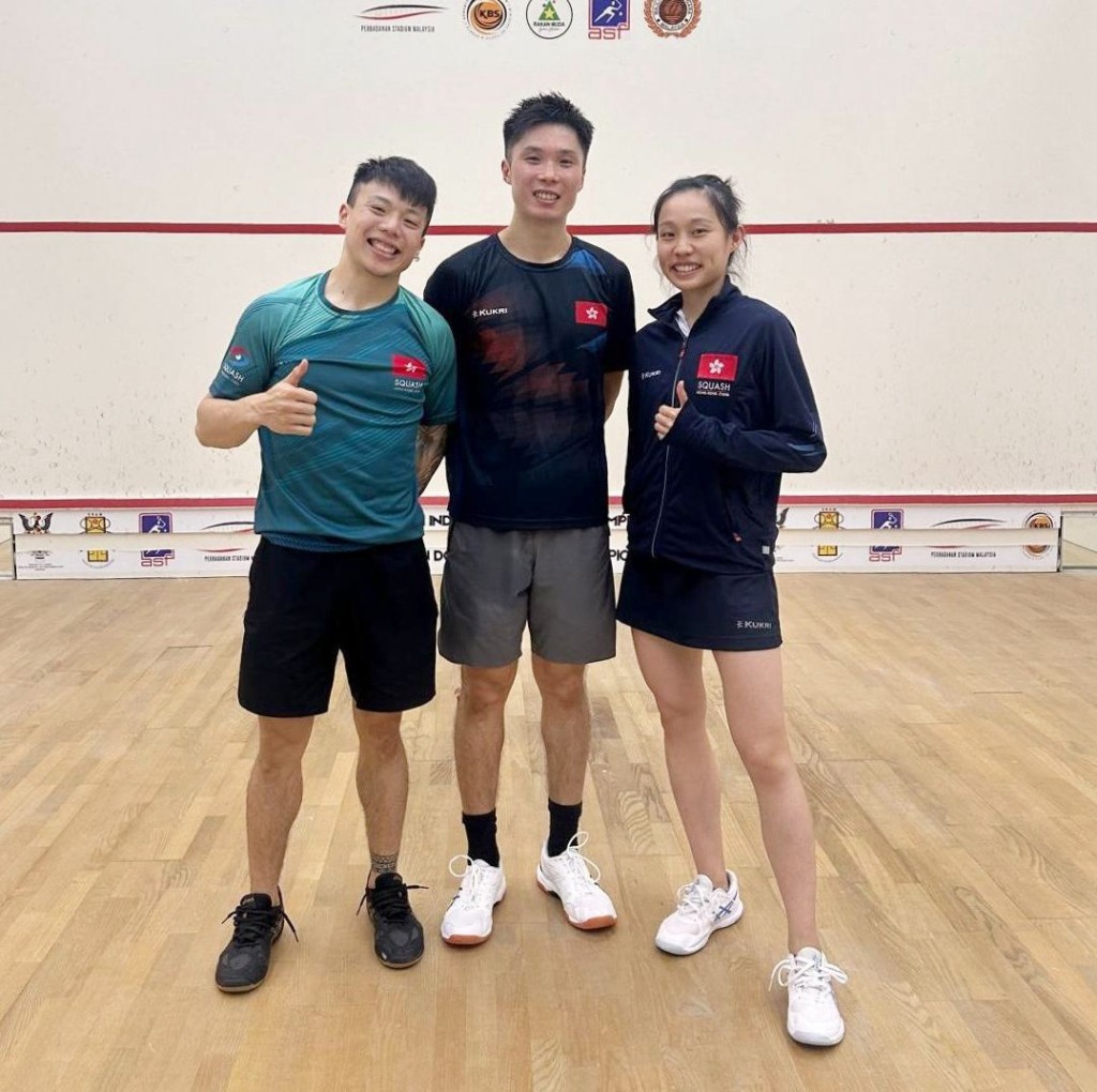 香港三人入4強(右起:何子樂、梁子軒及 劉子均),肯定有3面獎牌。香港壁總圖 香港三人入4強(右起:何子樂、梁子軒及 劉子均),肯定有3面獎牌。香港壁總圖