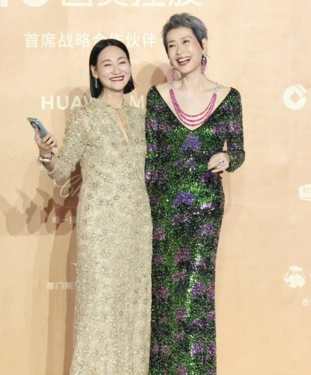 惠英红（左）凭《我爱你！》角逐“最佳女主角”。