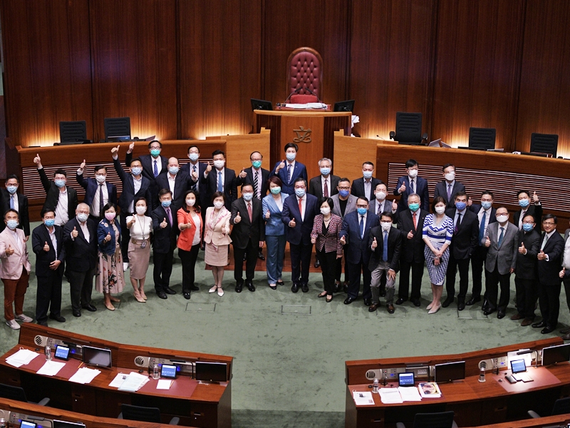 張建宗表示抗疫工作是當務之急，人大常委會及特區政府是依法決定押後立法會換屆選舉一年。資料圖片