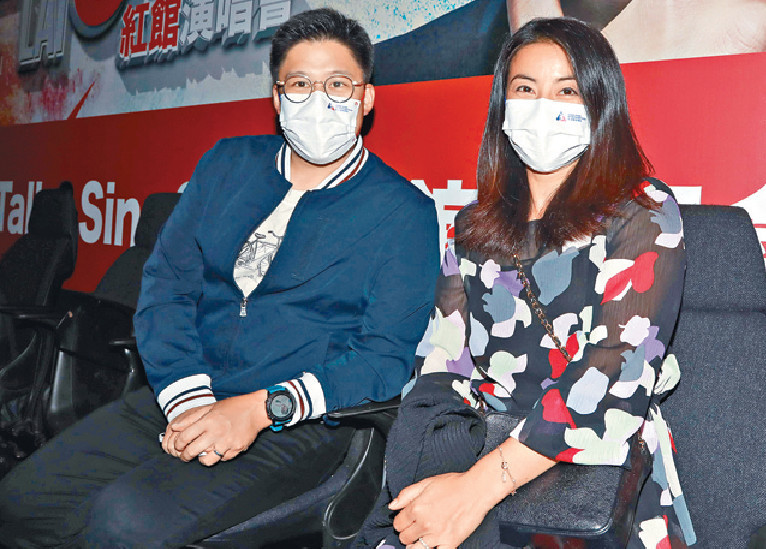 ■霍啟剛與太太郭晶晶捧黎明場。