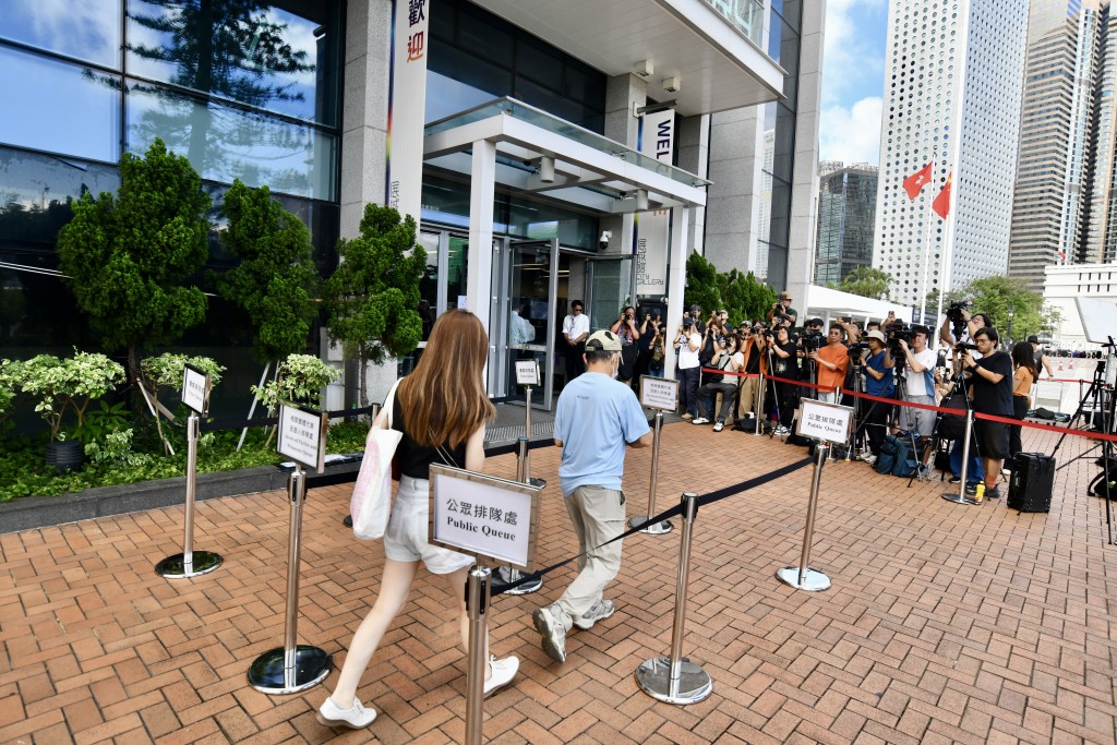 委員會不會尋求轉為法定調查委員會。 委員會不會尋求轉為法定調查委員會。
