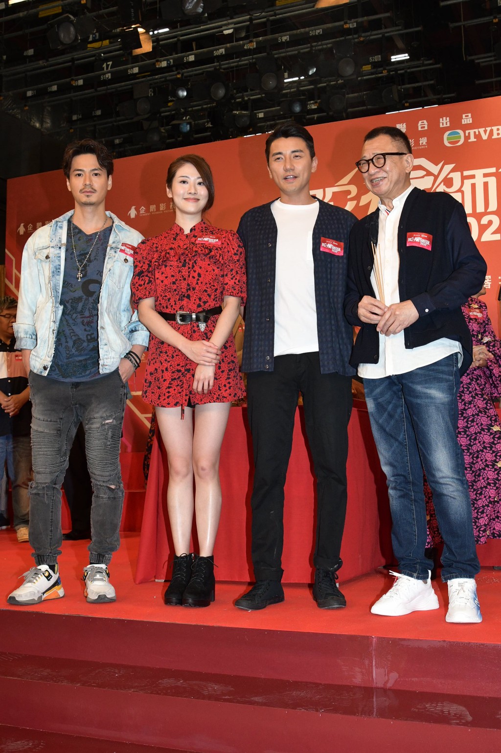 Benz 哥今次返港為拍TVB新劇《陀槍師姐2020》，跟羅仲謙、鄧佩儀和洪永城合作。