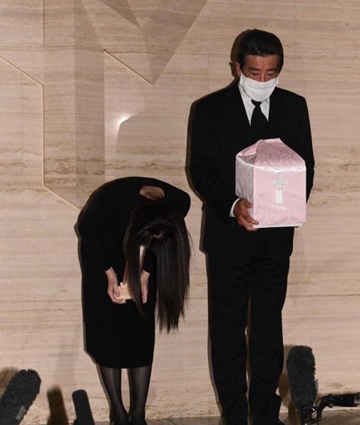 神田正輝希望大家給他與聖子一點安靜的時間。