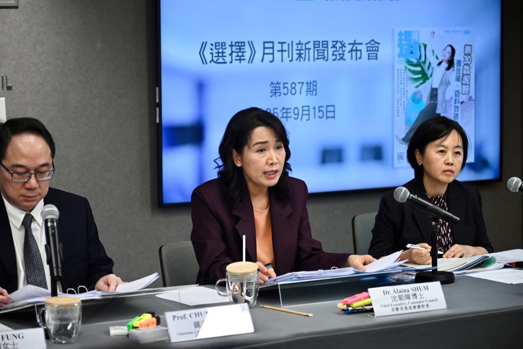 沈朝暉(中)今日首次主持《選擇》月刊記者會。蘇正謙攝 沈朝暉(中)今日首次主持《選擇》月刊記者會。蘇正謙攝