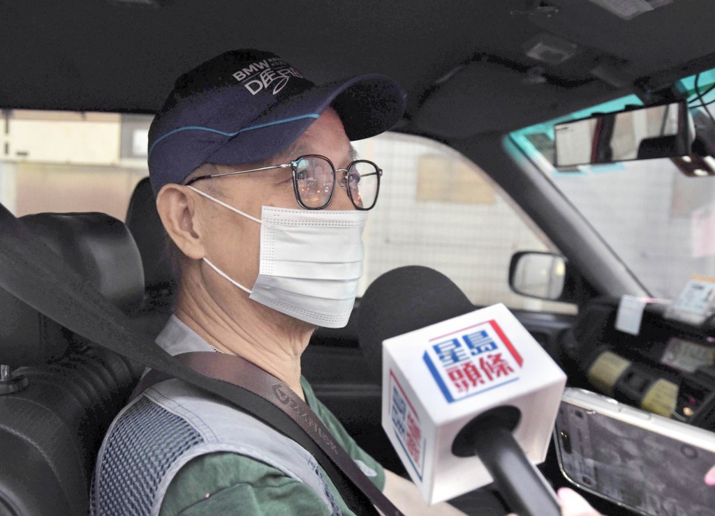 從事的士行業40年的司徒先生認為,網約車收費較高,的士仍有一定吸引力。 從事的士行業40年的司徒先生認為,網約車收費較高,的士仍有一定吸引力。