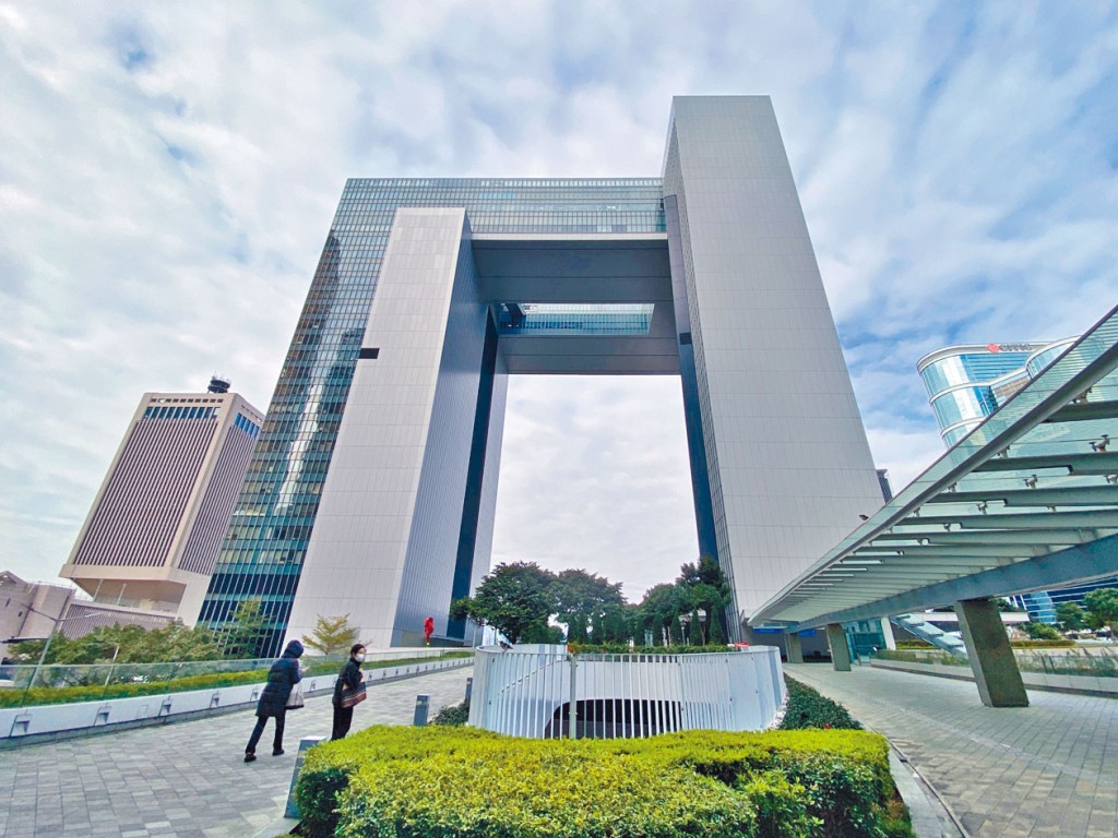 現屆政府計畫本月中向立法會提交政府架構重組議案。