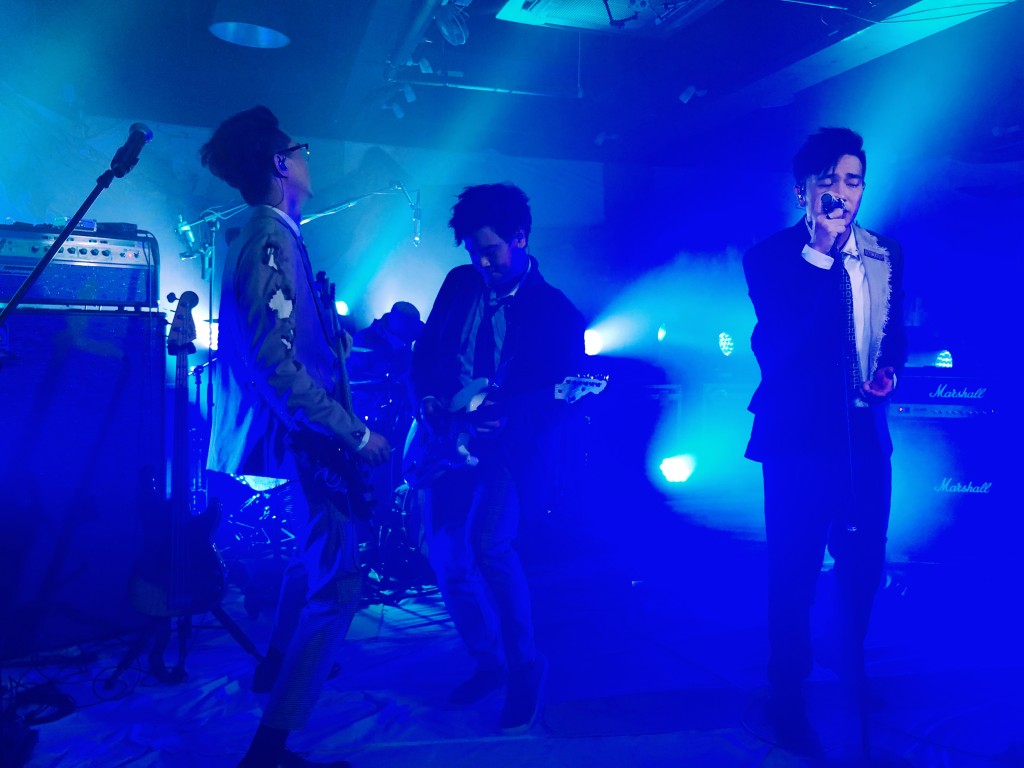 網上音樂會,Dear Jane唱足一個鐘。