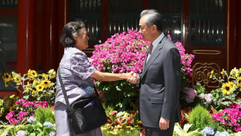 王毅在北京與詩琳通會面。外交部