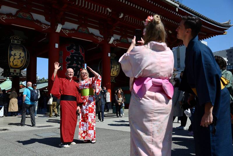 为了振兴观光,日日本部分地方政府推出外国旅客专属优惠,引发当地居民反对。路透社 为了振兴观光,日日本部分地方政府推出外国旅客专属优惠,引发当地居民反对。路透社
