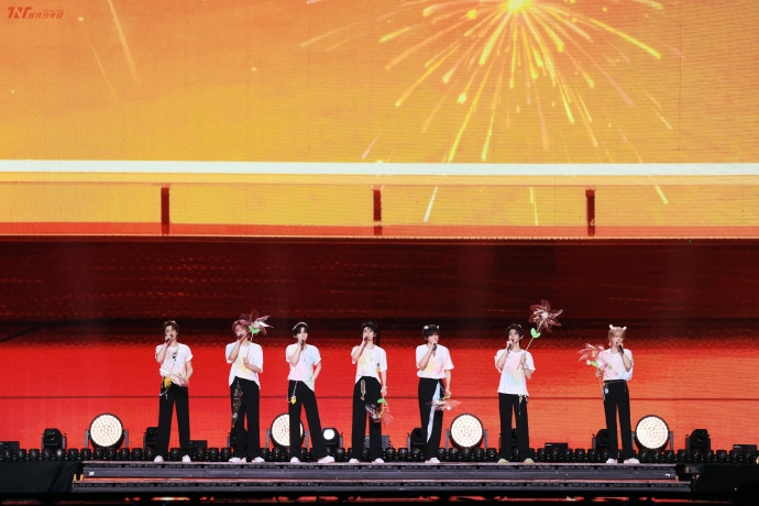 时代少年团近日在上海举行演唱会。 时代少年团近日在上海举行演唱会。